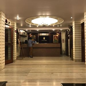 Oyo 15359 Hotel Kachandeep